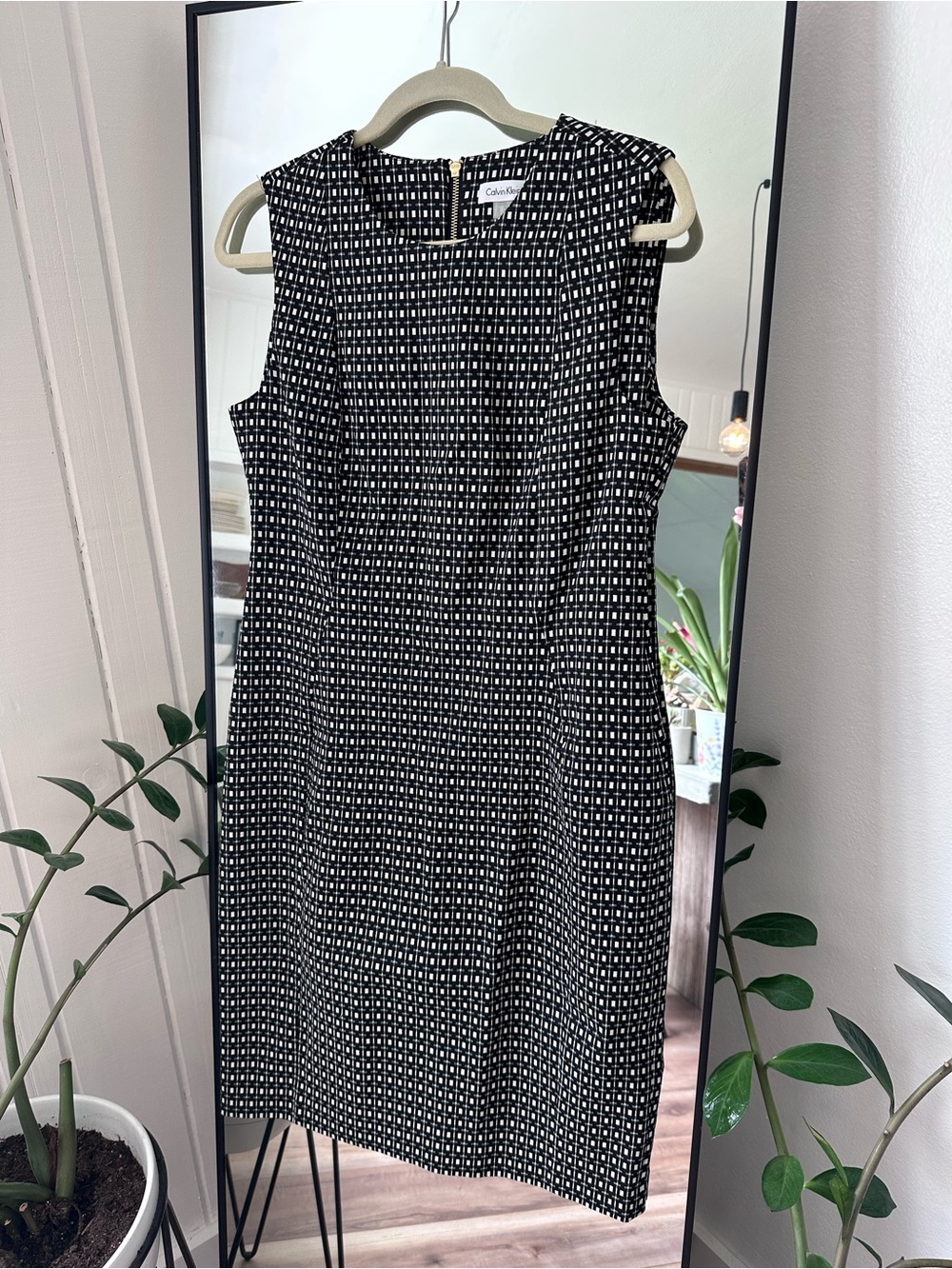 Calvin Klein Black & White Geometric Sleeveless Midi Dress